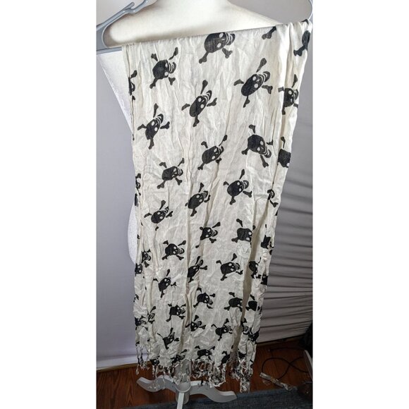 Gothic Skull And Crossbones Black And White Scarf - Picture 8 of 8